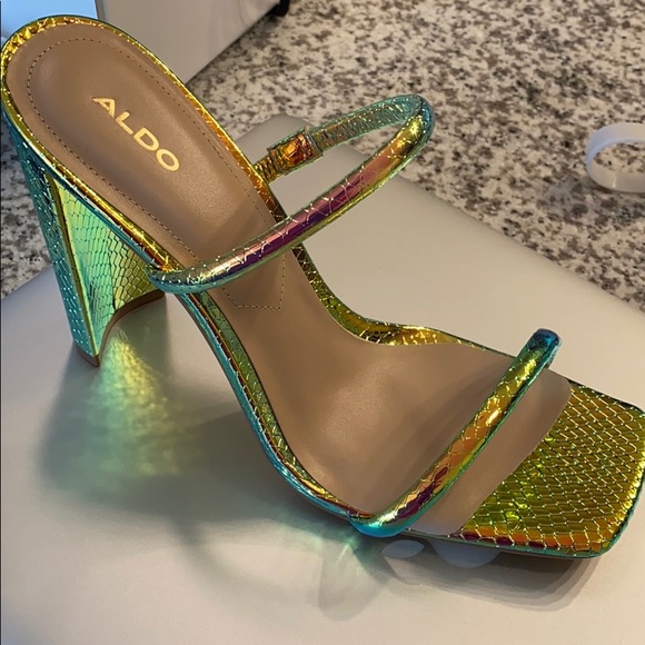 Steve Madden Open toe shoes and matching purse - Picture 2 of 6